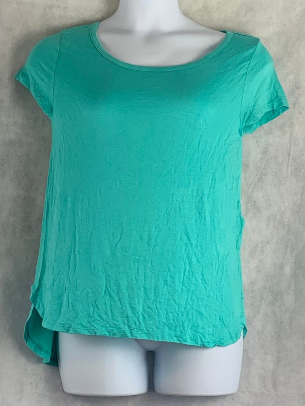 Hippie Rose Juniors Relaxed Fit Scoop Neck T-Shirt, Mint Green, Medium